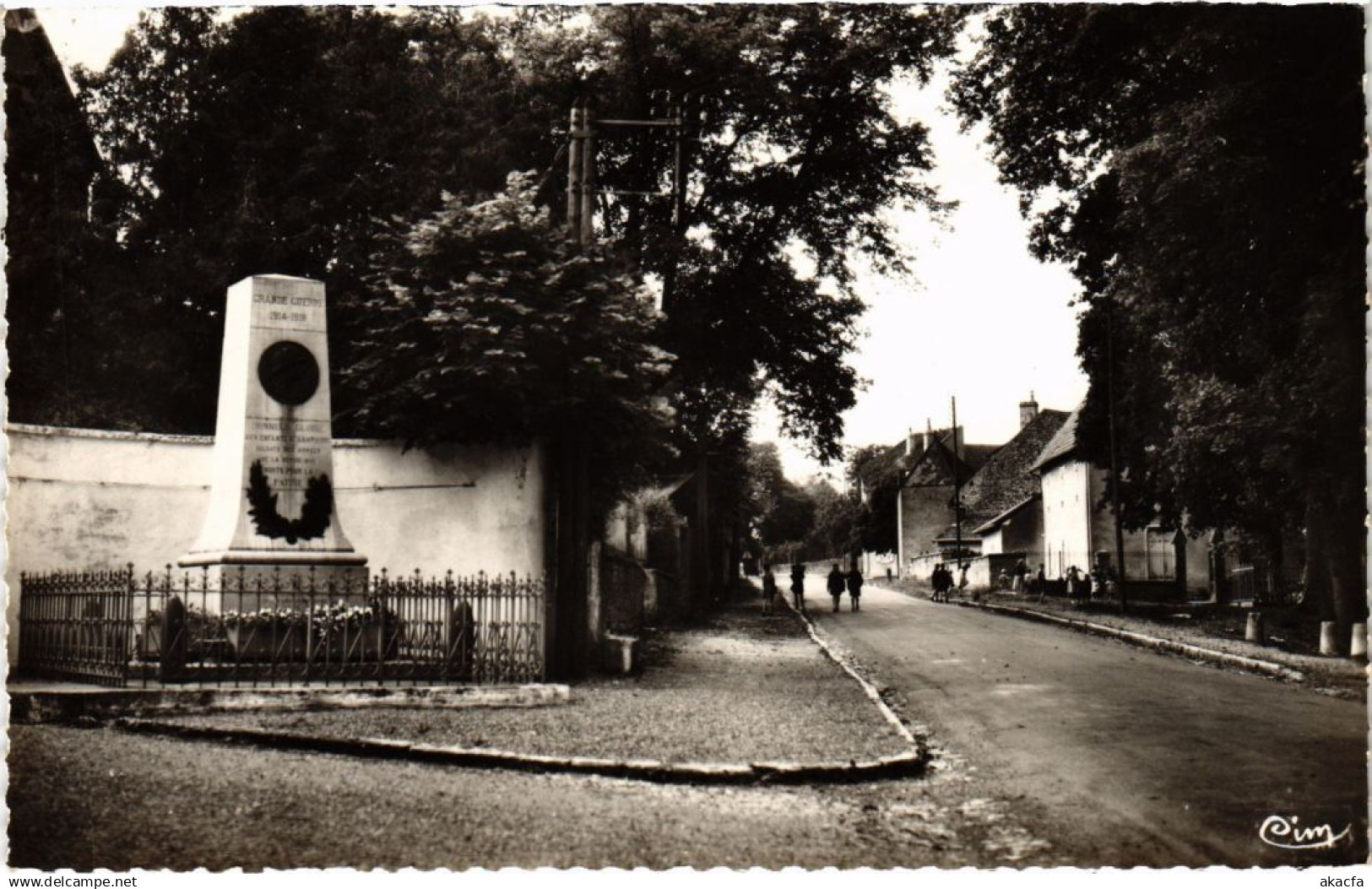 CPA Dampierre-sur-Salon Monument aux Morts (1273788)