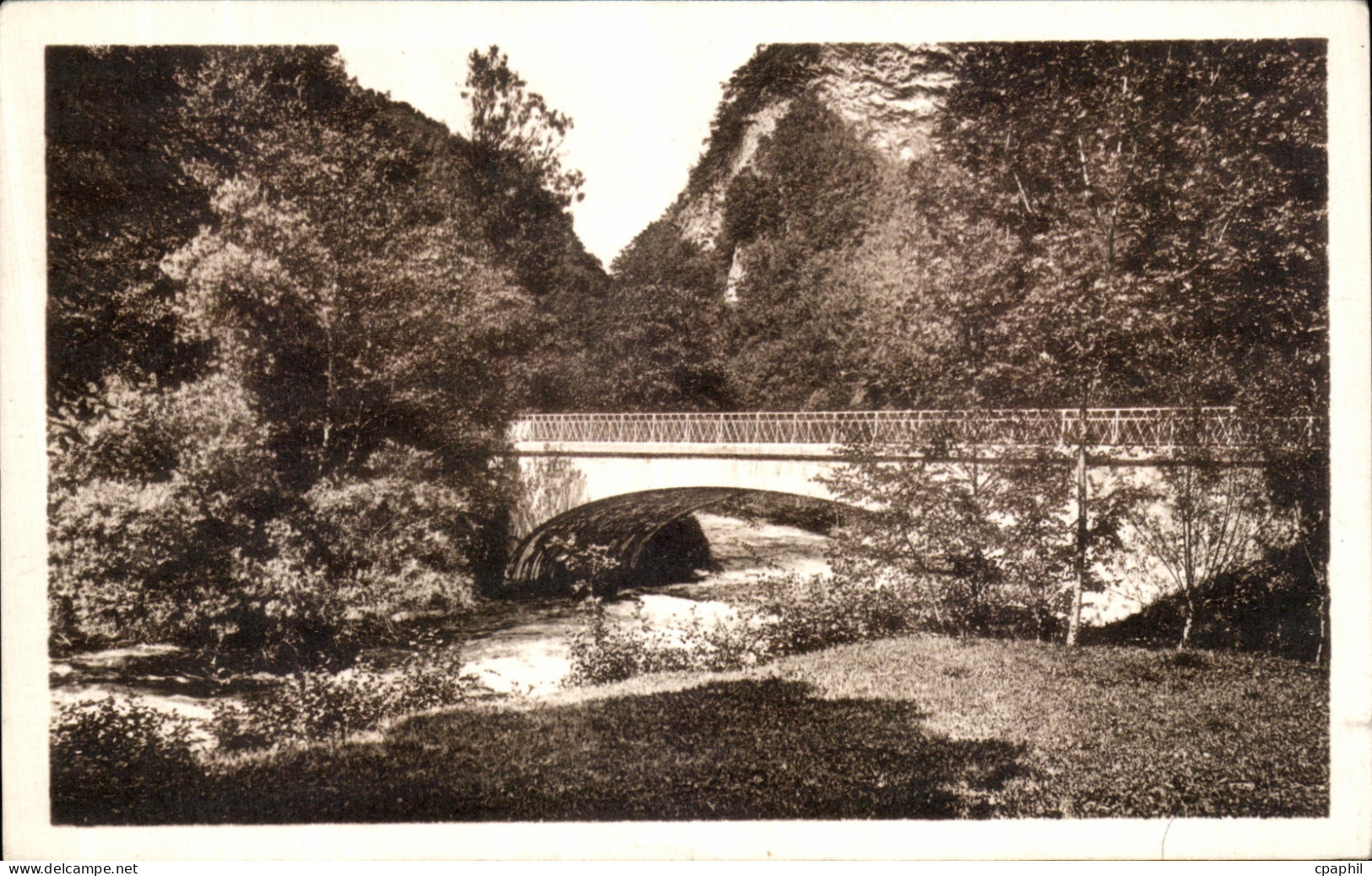 CPA Dauphine Allevard les Bains Route de Pontcharra a Allevard Pont sur le Breda