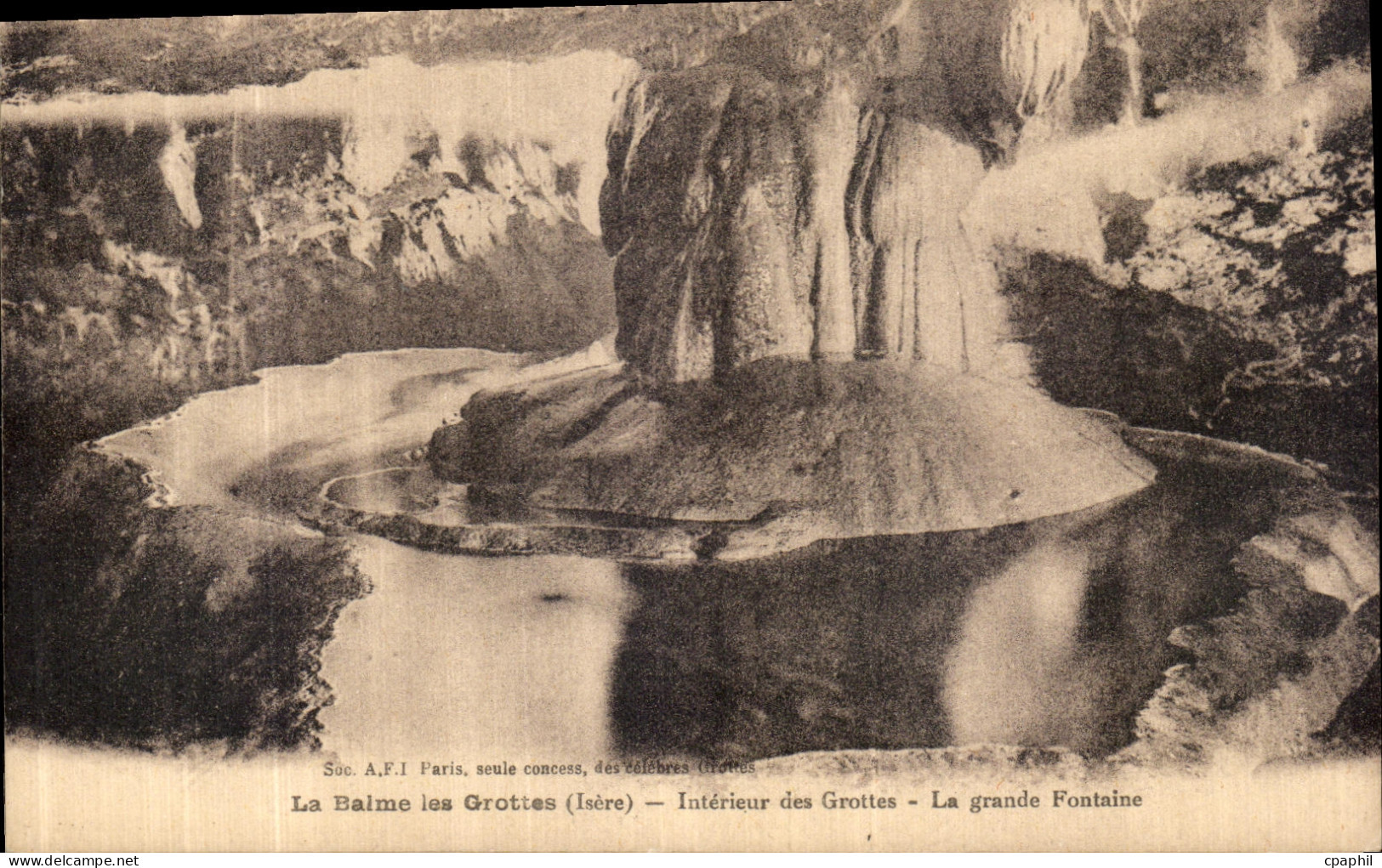 CPA Dauphine La Balme Les Grottes Interieur des Grottes La grande fontaine