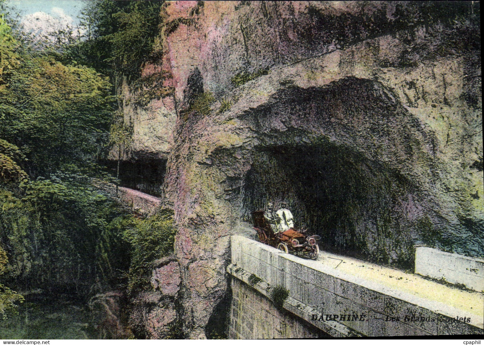 CPA Dauphine Les Grands Goulets Automobile