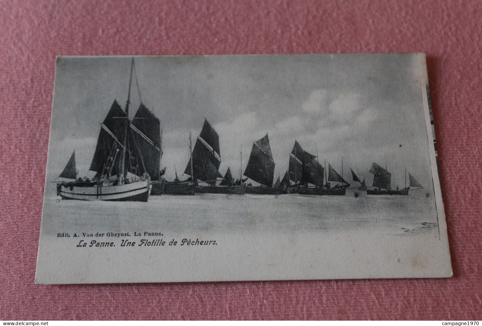 CPA - DE PANNE LA PANNE - UNE FLOTILLE DE PECHEURS ( EDITION VAN DER GHEYNST )