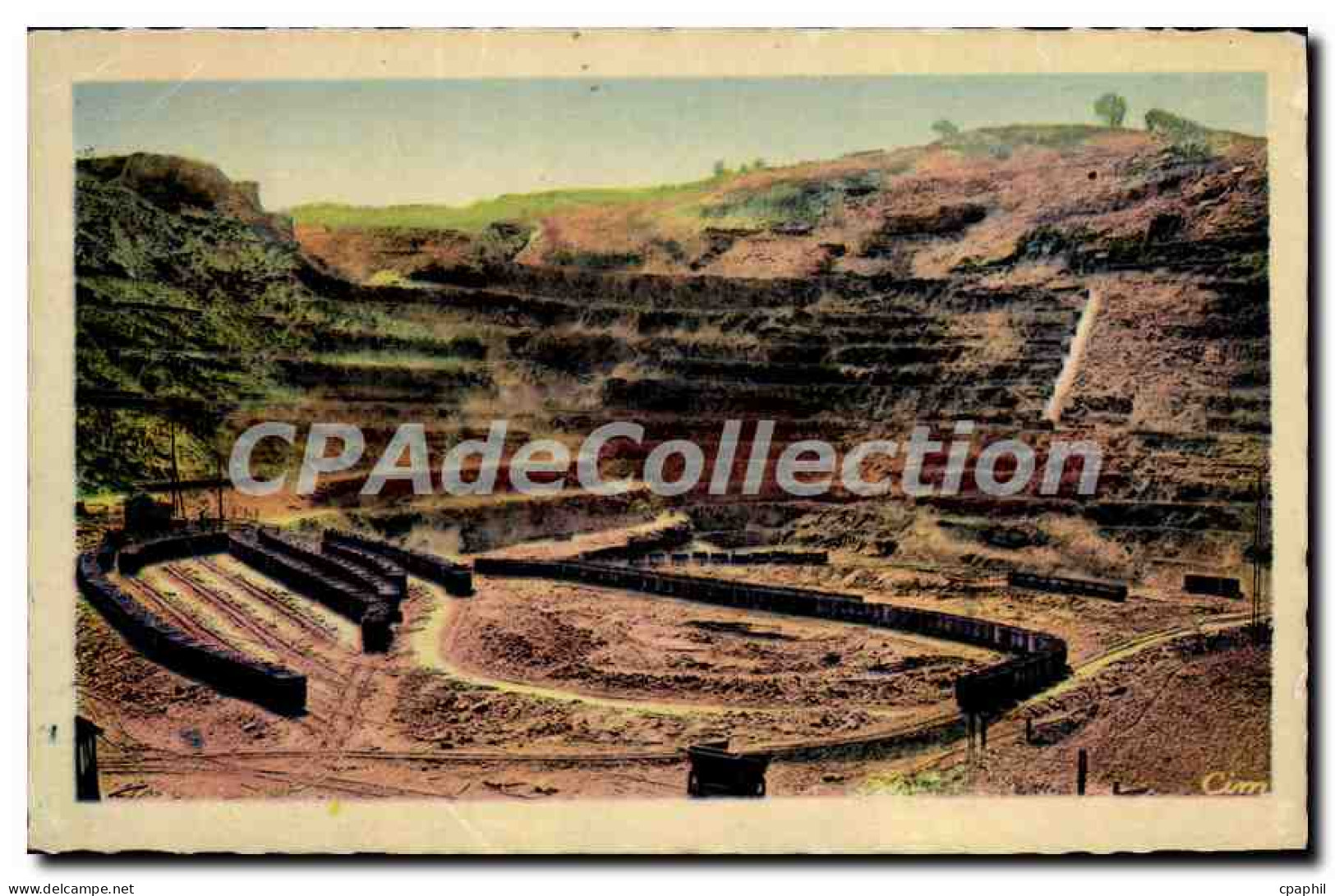 CPA Decazeville Aveyron La mine cecouverts et les vagons d'expedition