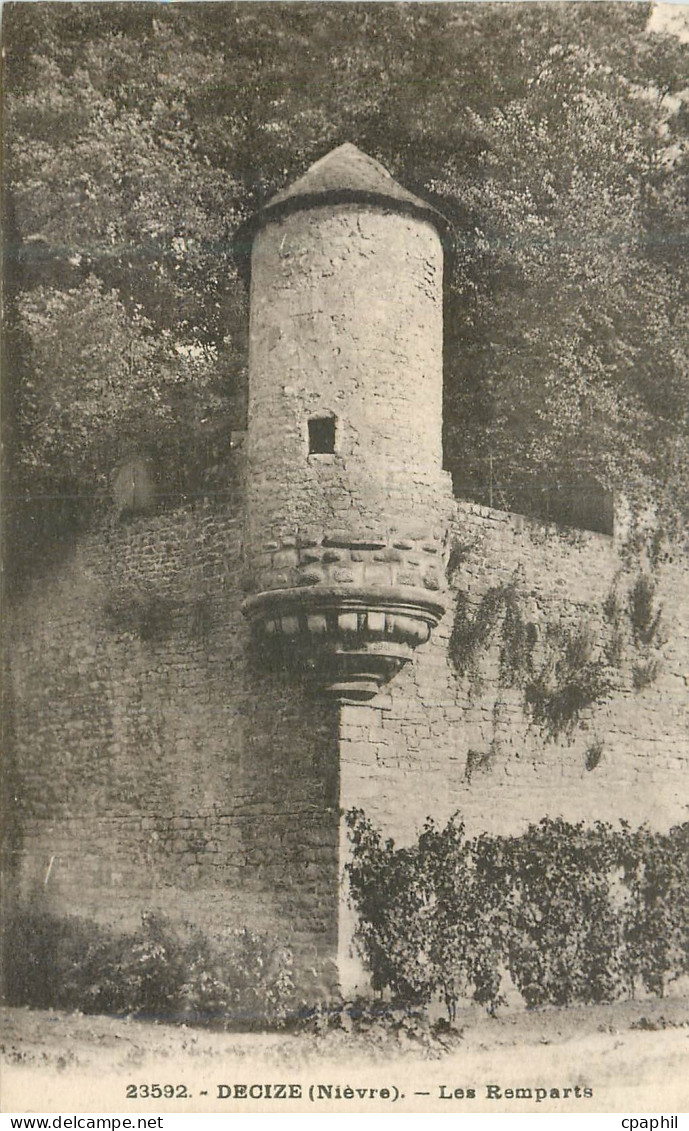 CPA Decize (Nievre) Les Remparts