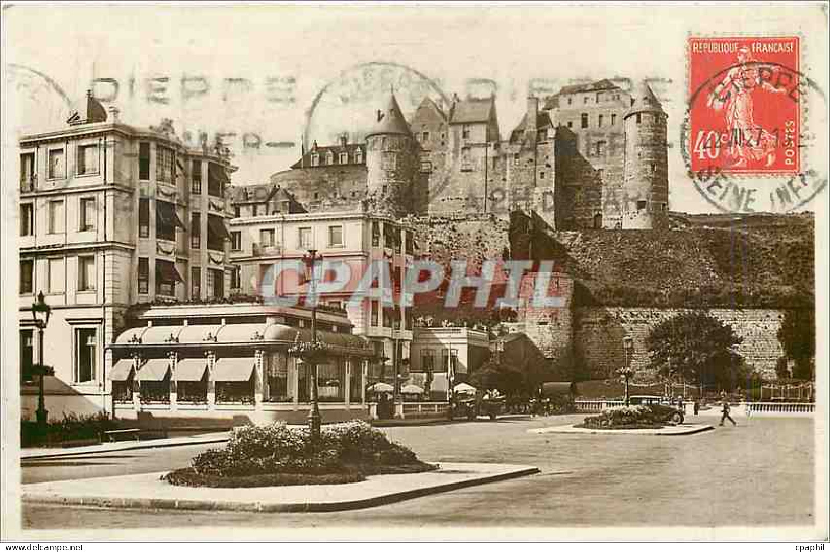 CPA Dieppe L'Hotel Regina et le Vieux Chateau
