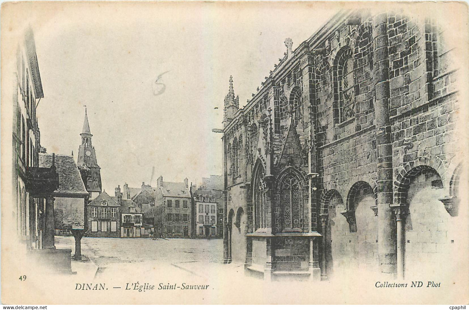 CPA Dinan L'Eglise Saint Sauveur