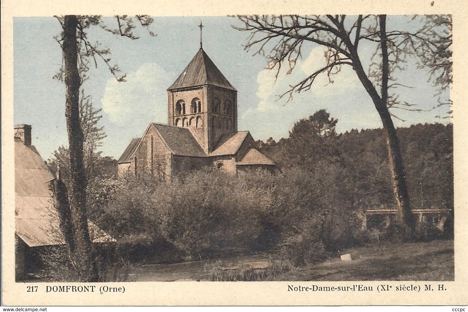 CPA Domfront Notre-Dame-sur-l'Eau