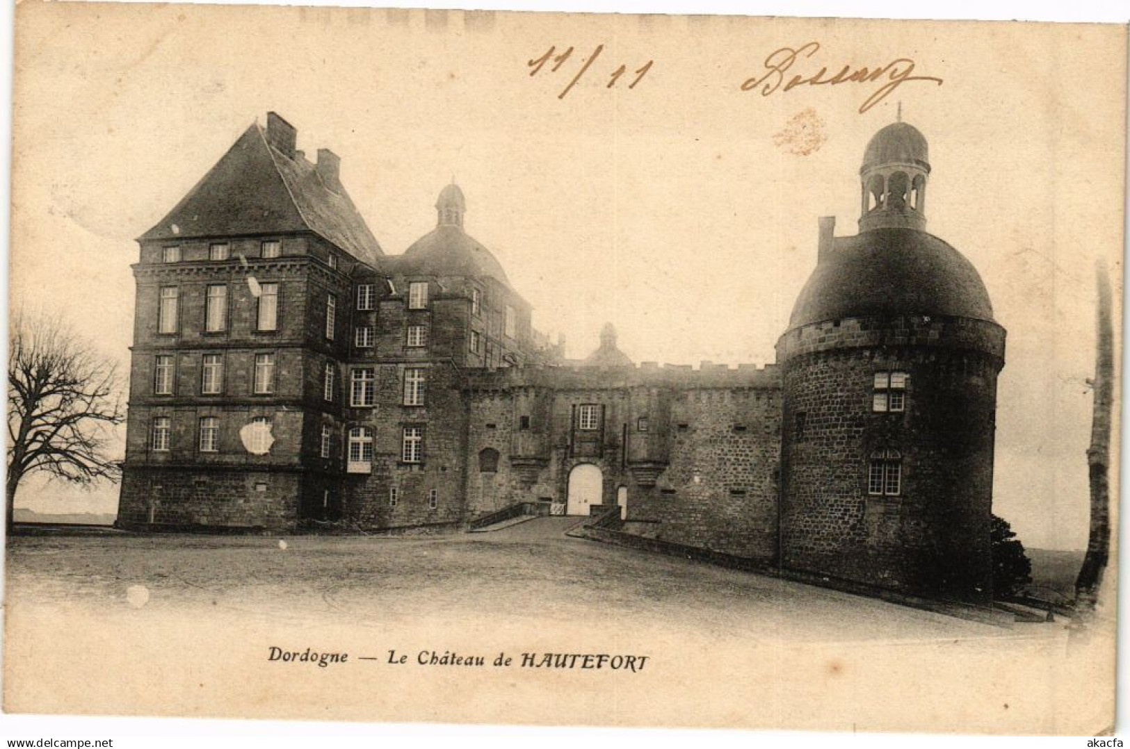 CPA Dordogne - Le Chateau de HAUTEFORT (233704)