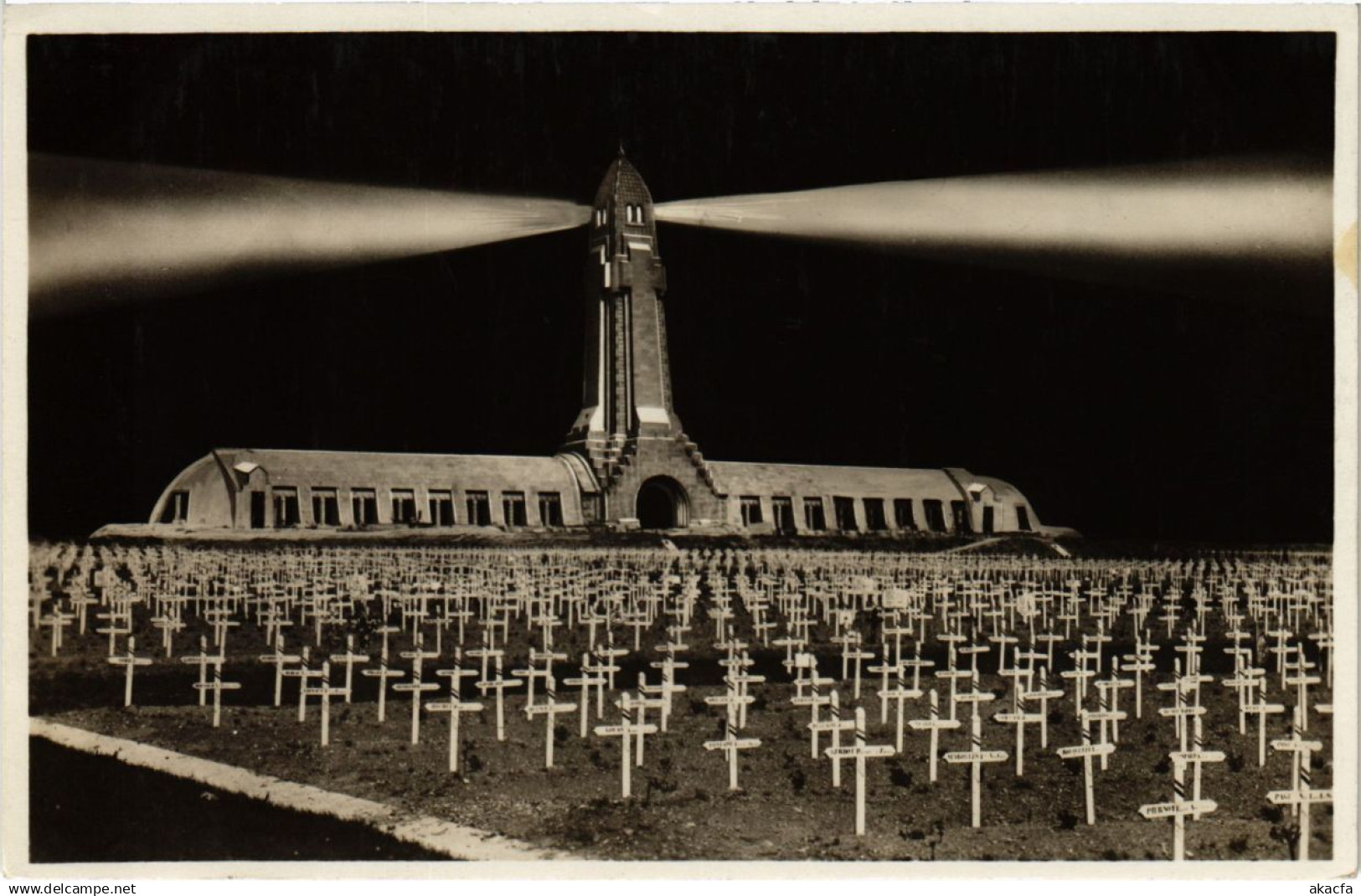CPA Douaumont - Cimetiere National de Douaumont (1036630)