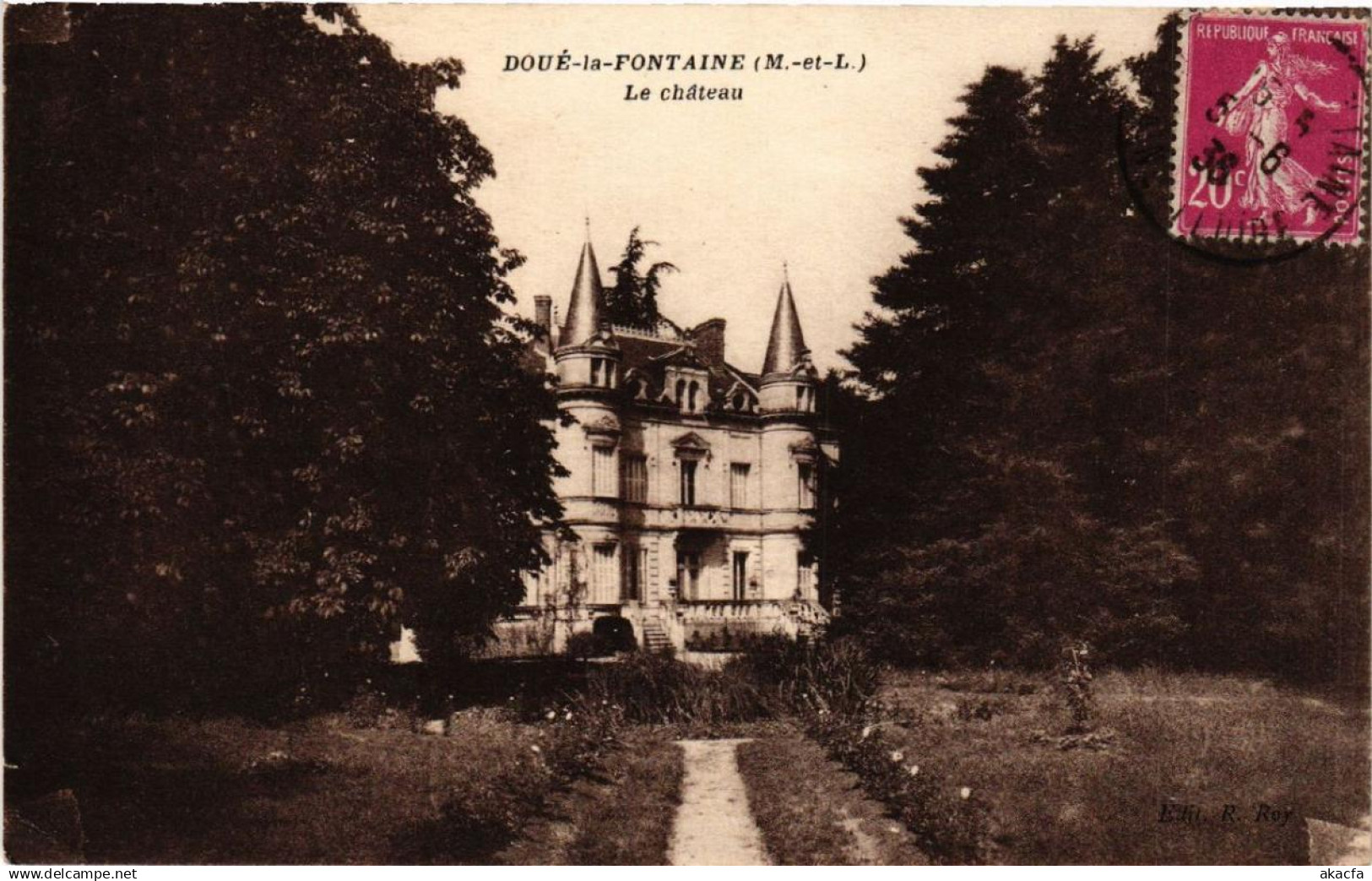 CPA DOUE-la-FONTAINE Le chateau (606341)