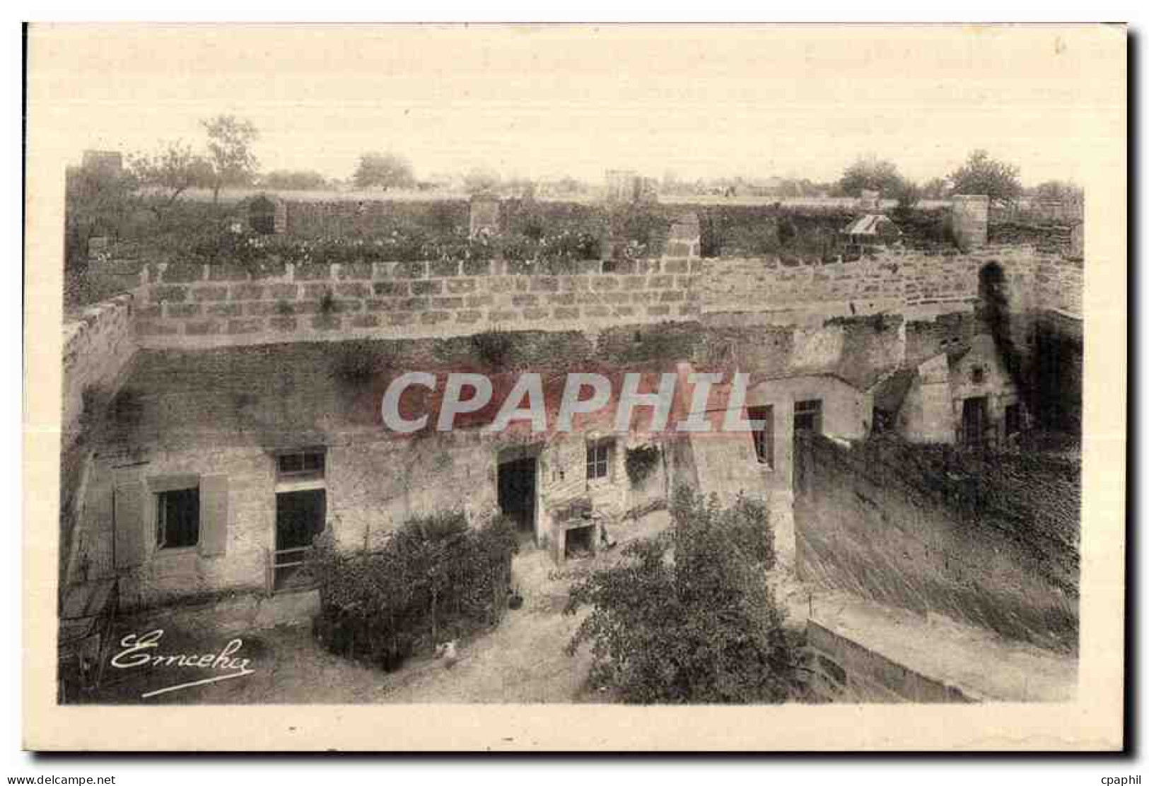 CPA Doue La Fontaine Le Quartier des habitations souterraines de la Distillerie