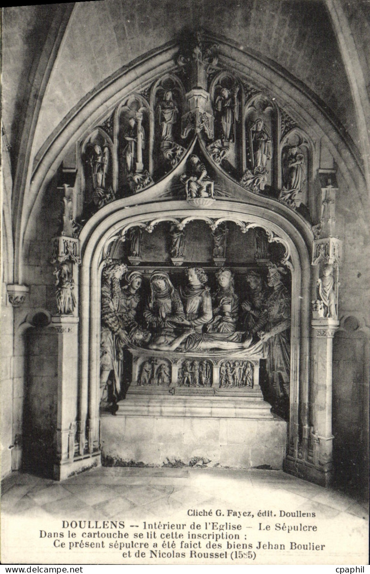 CPA Doullens Interieur de l'Eglise Le sepulcre