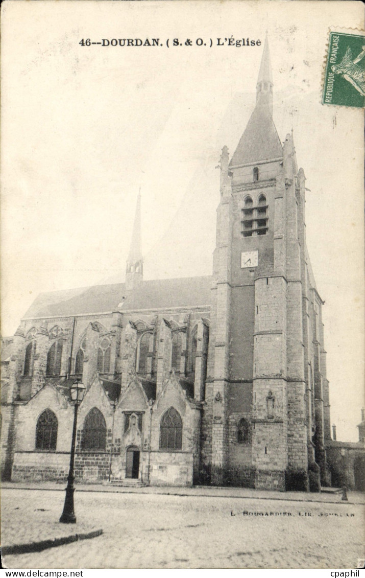 CPA Dourdan S et O l'Eglise