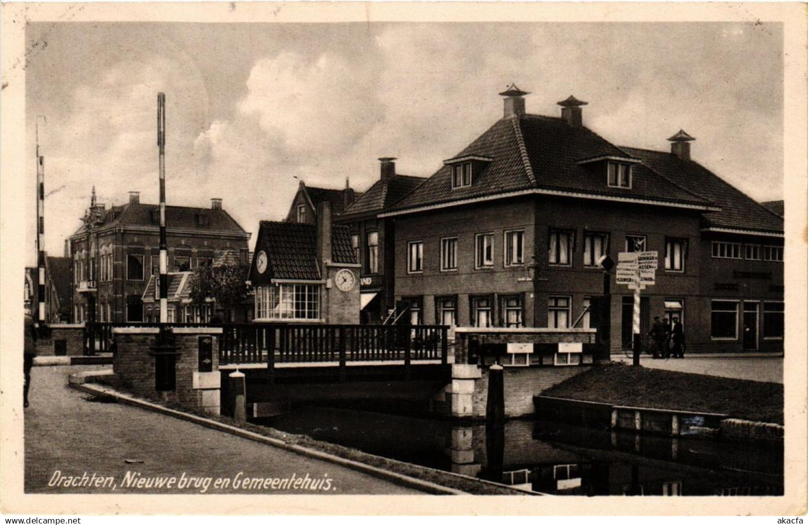 CPA Drachten Nieuwe brug en Gemeentehuis NETHERLANDS (729022)