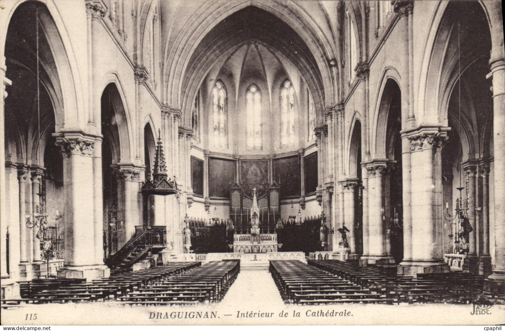 CPA Draguignan Interieur de la Cathedrale