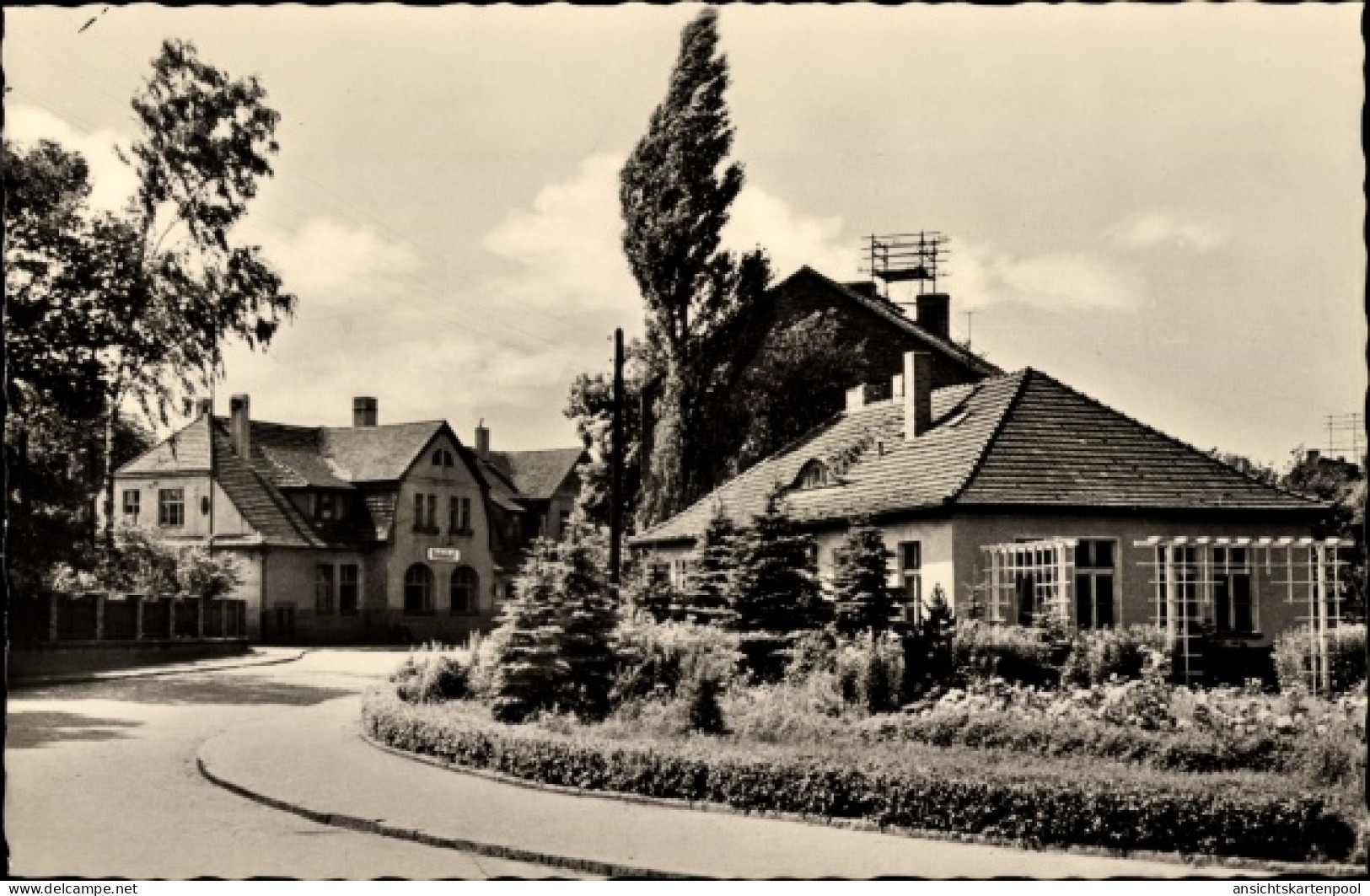 CPA Drebkau in der Niederlausitz, Friedensplatz und Bahnhof