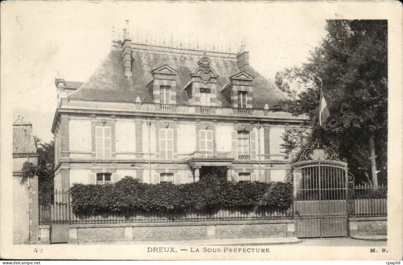 CPA Dreux La Sous Prefecture