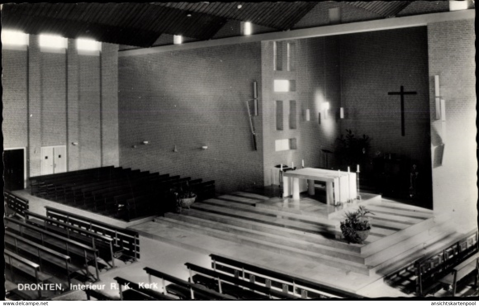 CPA Dronten Flevoland Niederlande, R. K. Kerk, Interieur