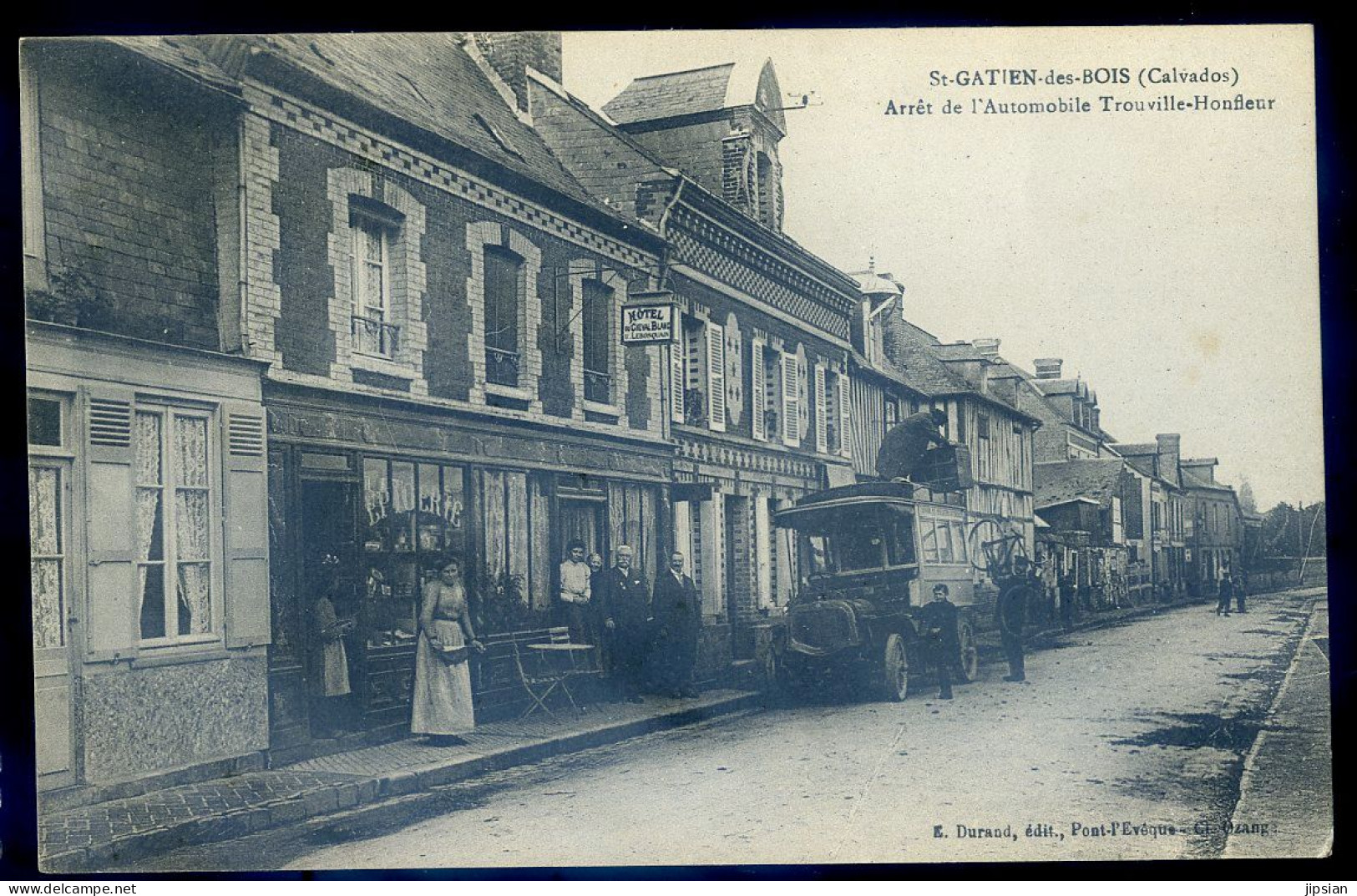 cpa du 14 St Gatien des Bois -- Arrêt de l' Automobile Trouville Honfleur  STEP138bis