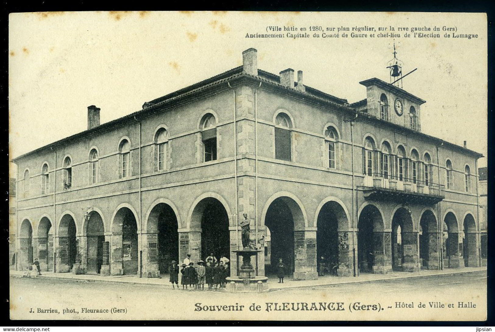 cpa du 32 souvenir de Fleurance -- Hôtel de Ville et Halle     JU25-66