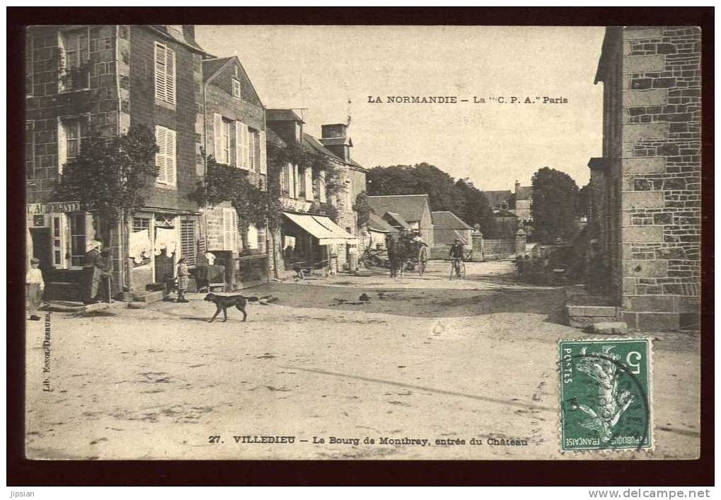 Cpa du 50 Villedieu le Bourg de Montbray  entrée du Château  BR6