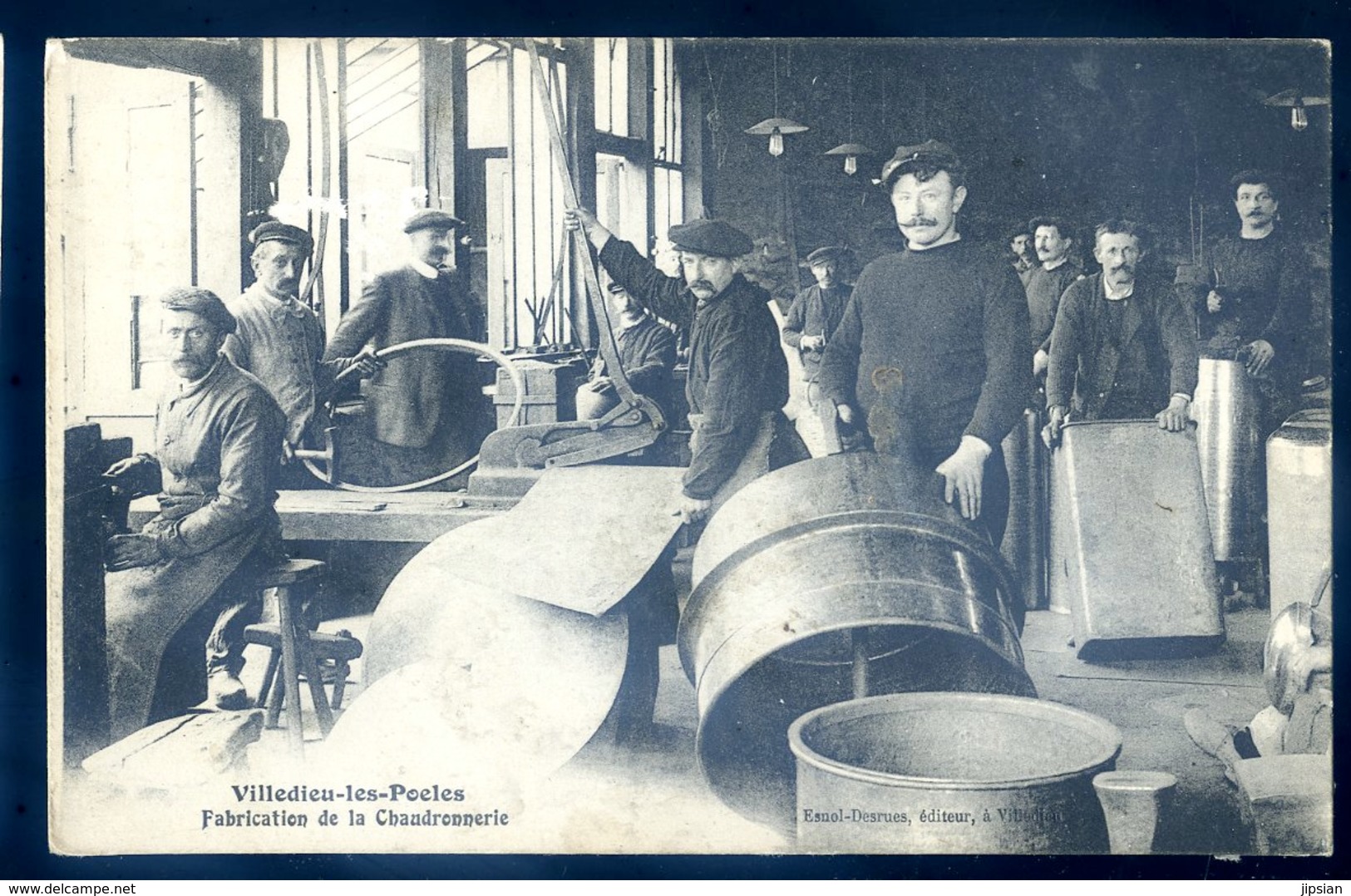 cpa  du 50 Villedieu les Poêles fabrication de la Chaudronnerie     GX27