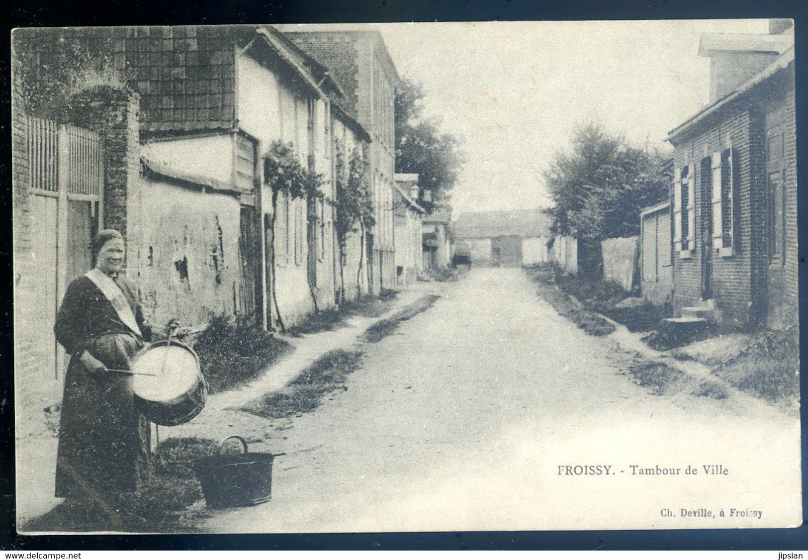 cpa du 60  Froissy -- tambour de Ville        AOUT22-12