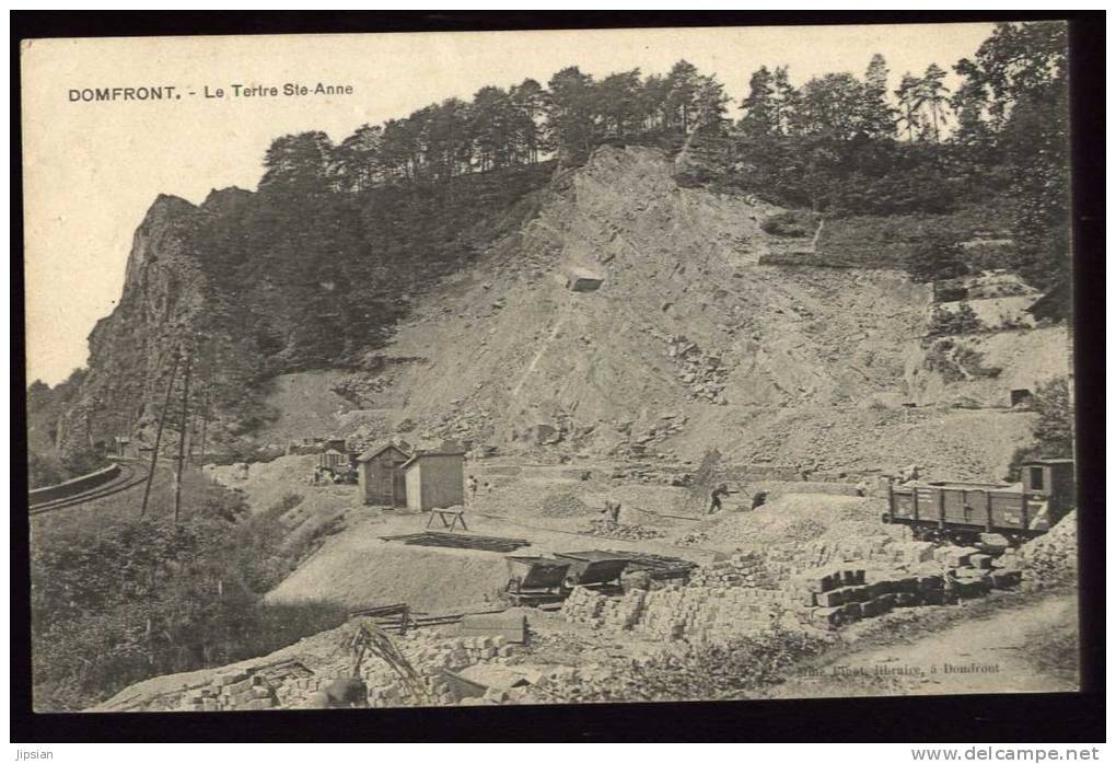 cpa  du  61  Domfront  le Tertre Ste Anne    PUO10