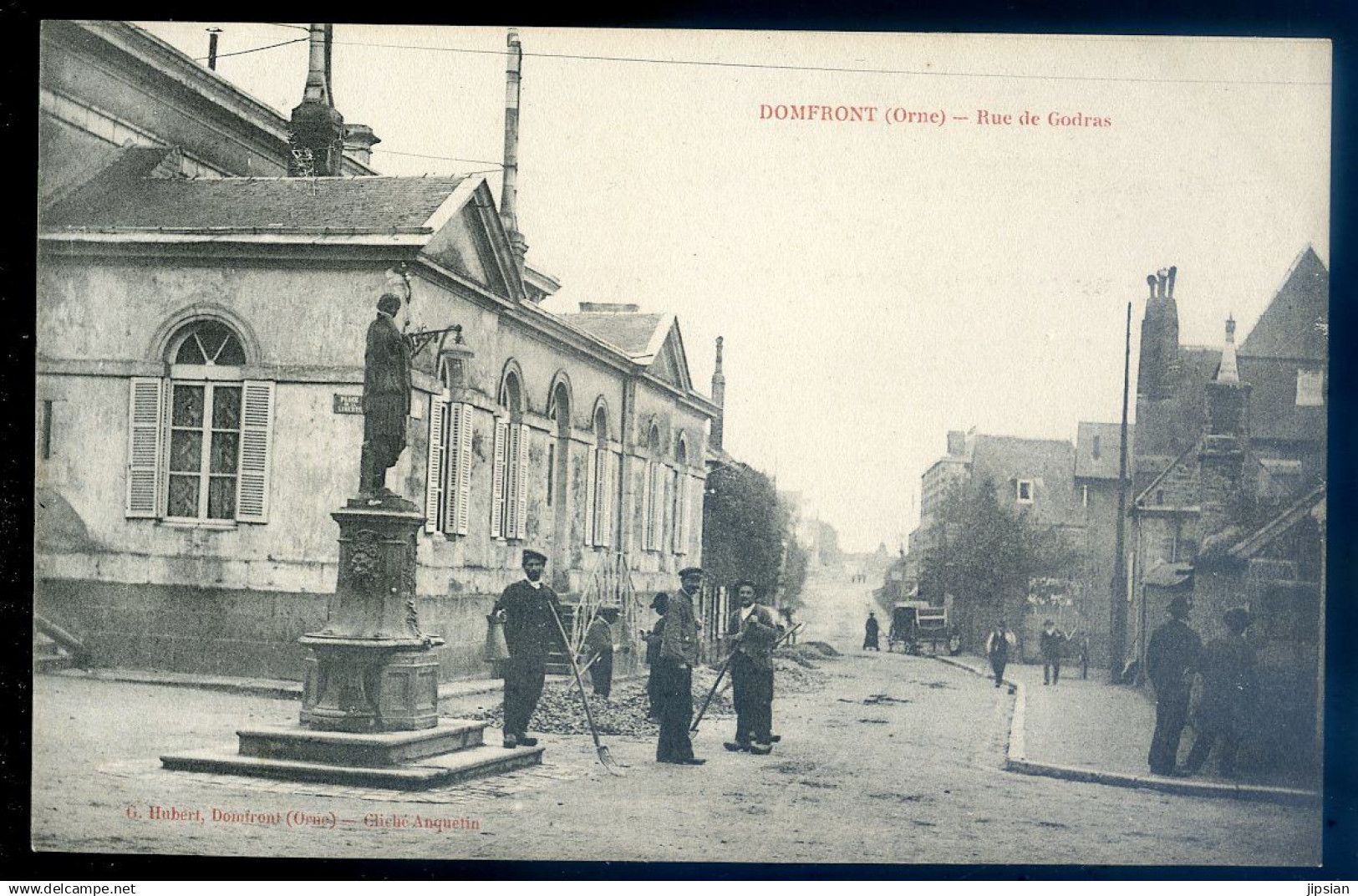 cpa du 61 Domfront -- rue de Godras   Sept24-70