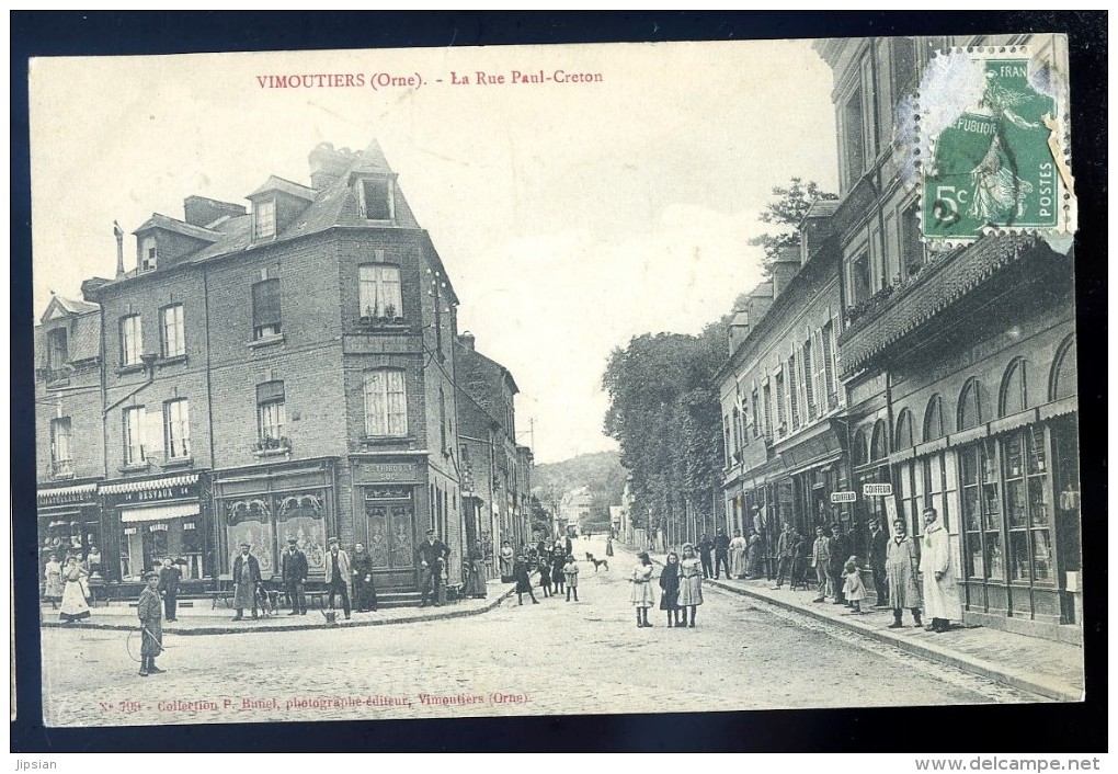 cpa du 61  Vimoutiers la rue Paul Creton    LIOB114