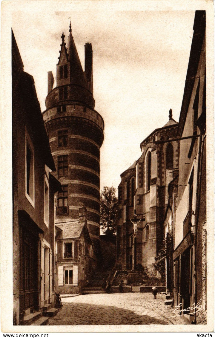 CPA Durtal Tour du Chateau (1180819)