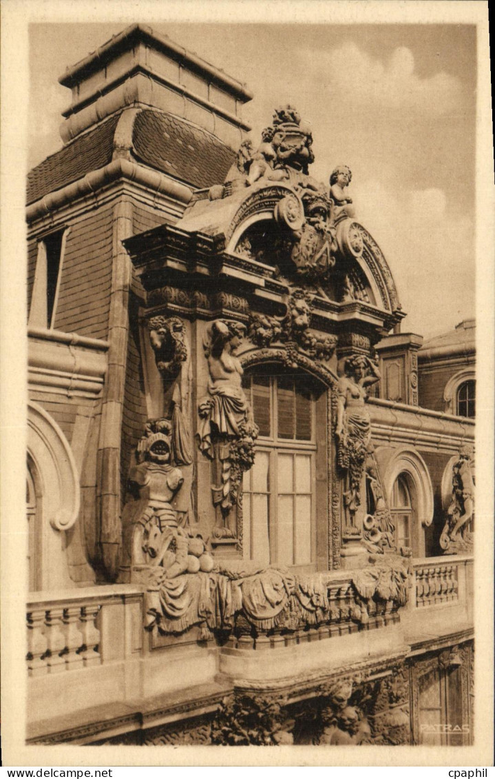 CPA Ecole Massillon bis Quai des Celestins Paris lV Le Balcon