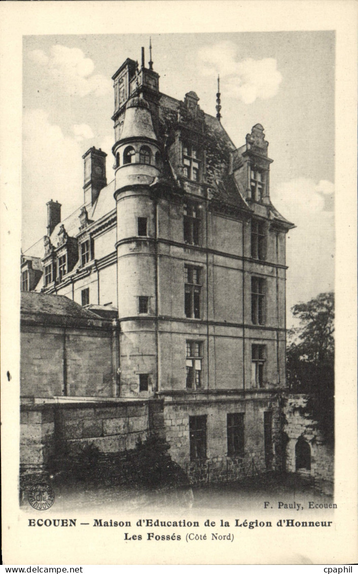 CPA Ecouen Maison d'Education de la Leggion d'Honneur Les Fosses