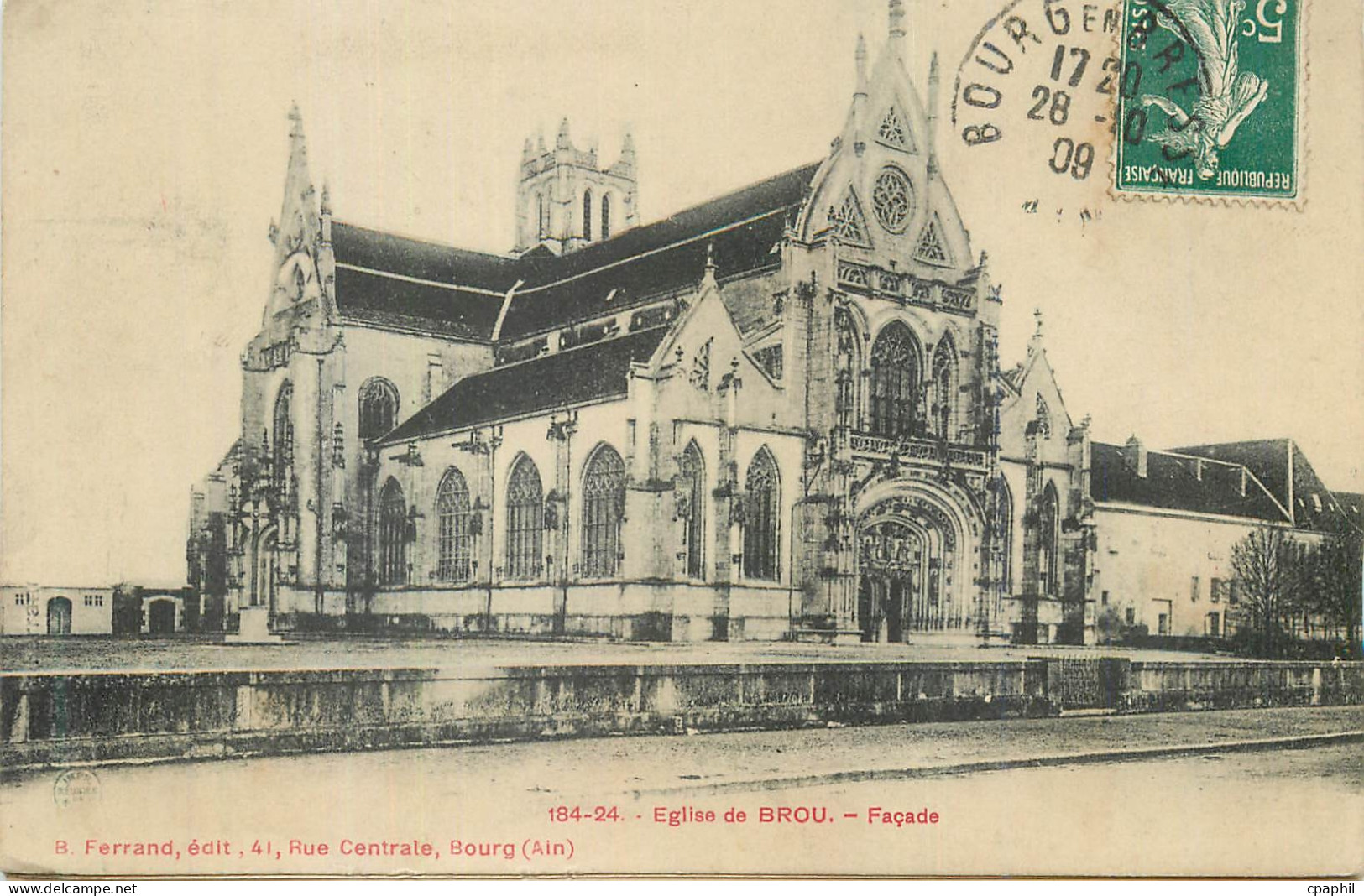 CPA Eglise de Brou Facade