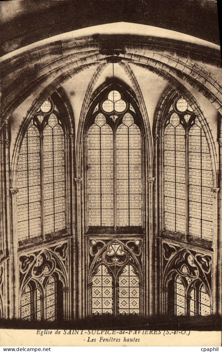 CPA Eglise de Saint Sulpice de Favieres S et O Les Fenetres hautes