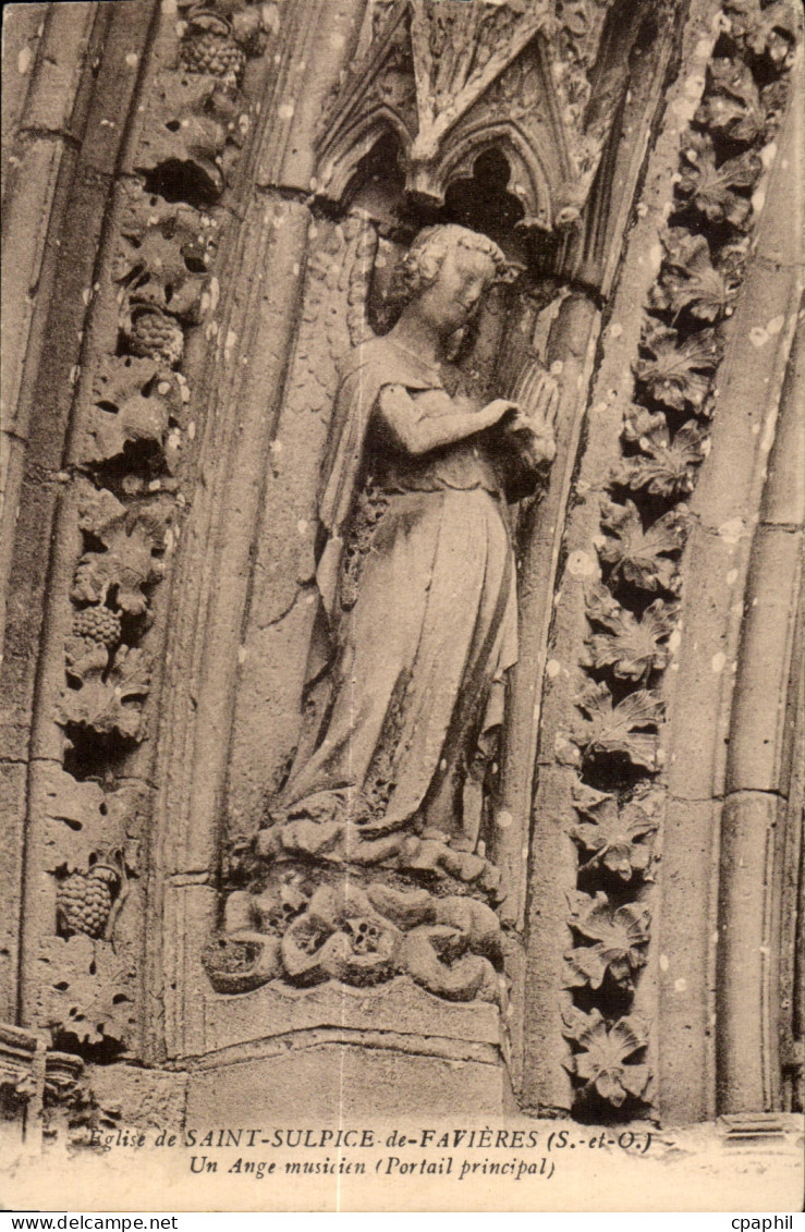 CPA Eglise de Saint Sulpice de Favieres (S et O) Un Ange musicien (Portail principal)