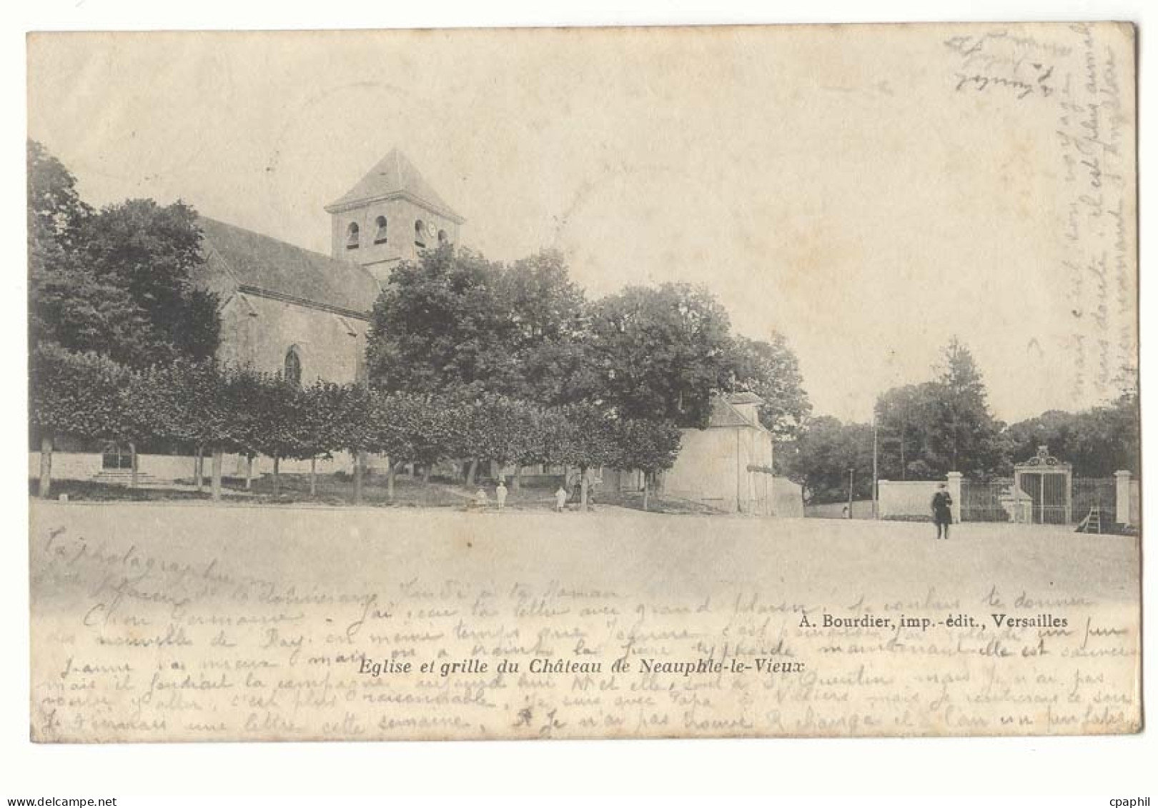 CPA Eglise et grille du chateau de Neauphle le Vieux