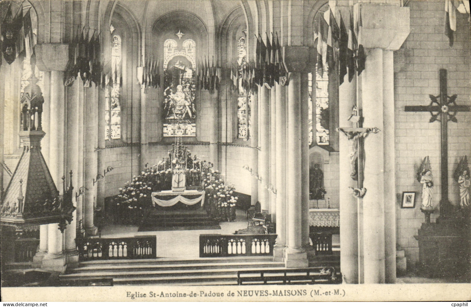 CPA Eglise St Antoine de Padoue de Neuves Maisons