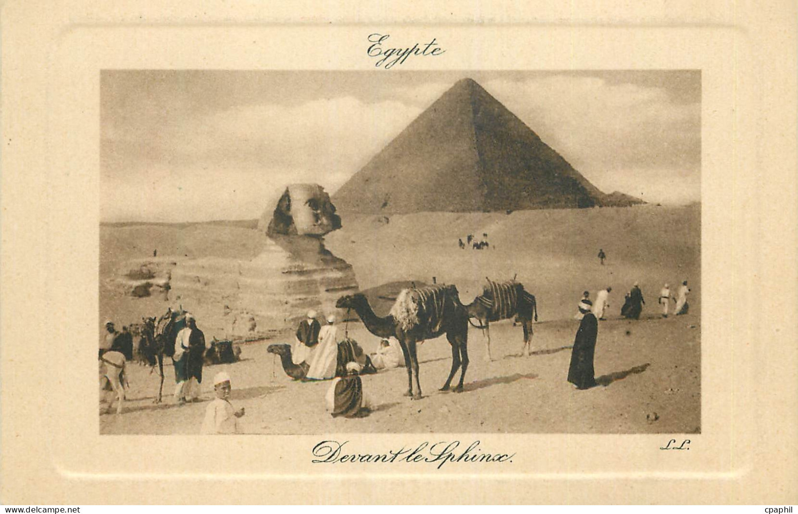 CPA Egypte Devant le Sphinx