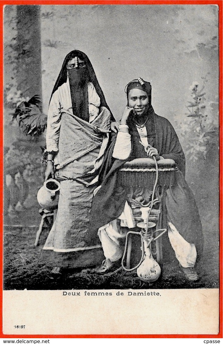 CPA Egypte EGYPT - Deux Femmes de Damiette (Narguilé)