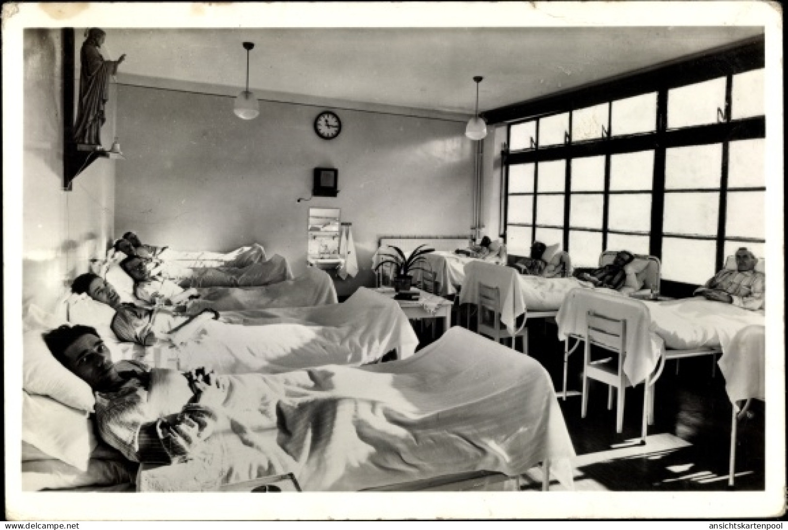 CPA Eindhoven Nordbrabant Niederlande, Krankenzimmer, Patienten in Betten