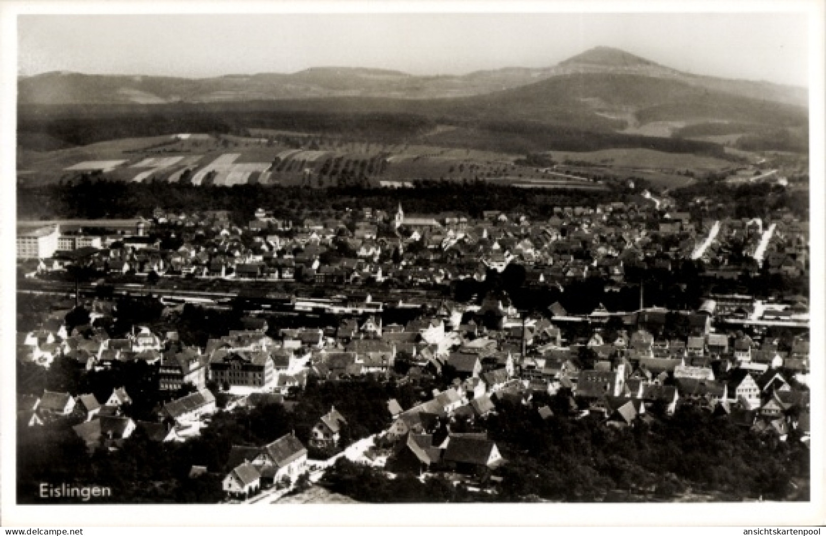 CPA Eislingen an der Fils Württemberg, Luftaufnahme von viele Häuser, Landschaft im Hintergrund