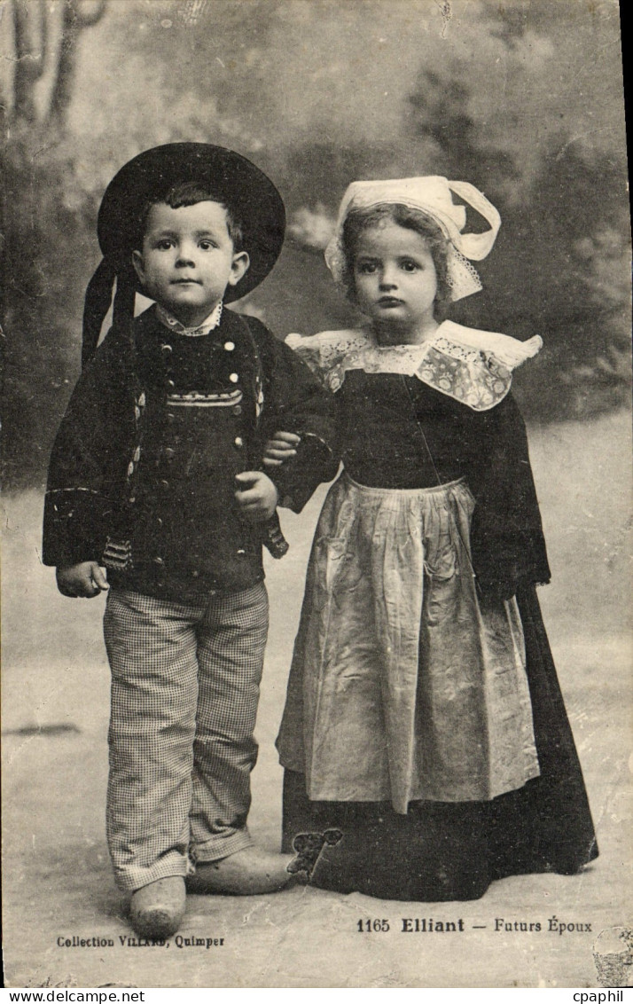 CPA Elliant Futurs Epoux Enfants Folklore