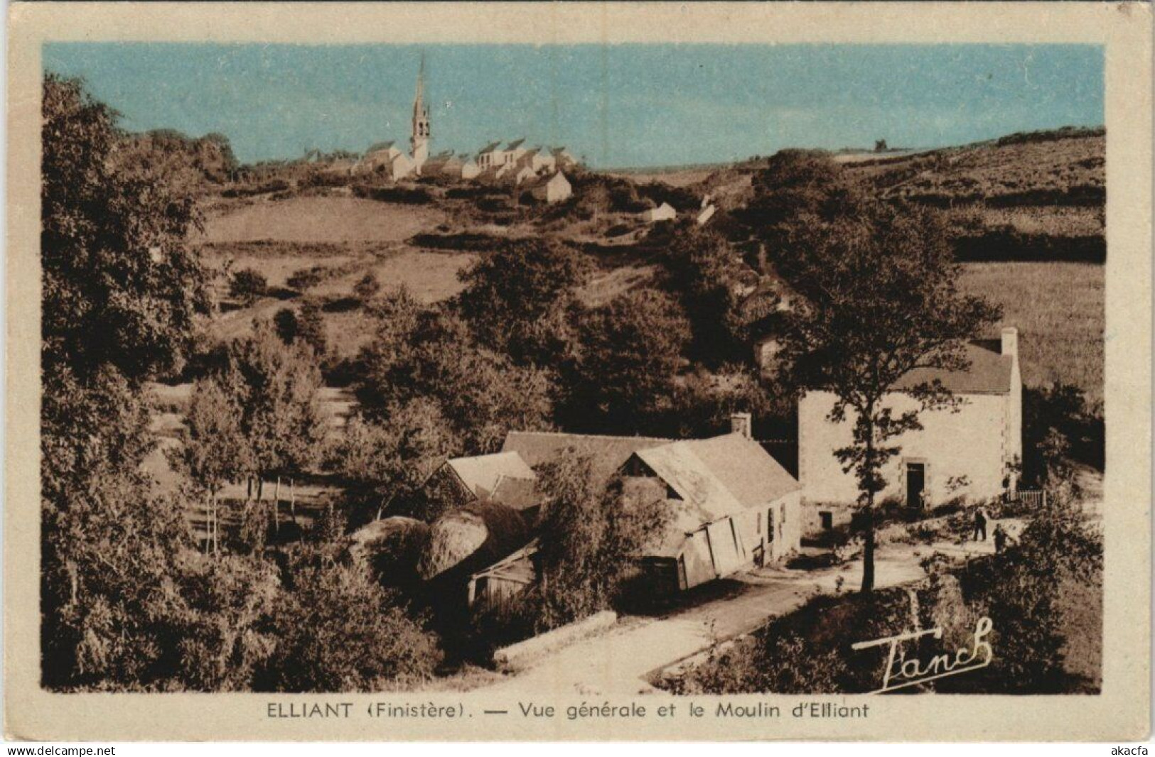 CPA ELLIANT Vue générale et le Moulin d'Elliant (144053)