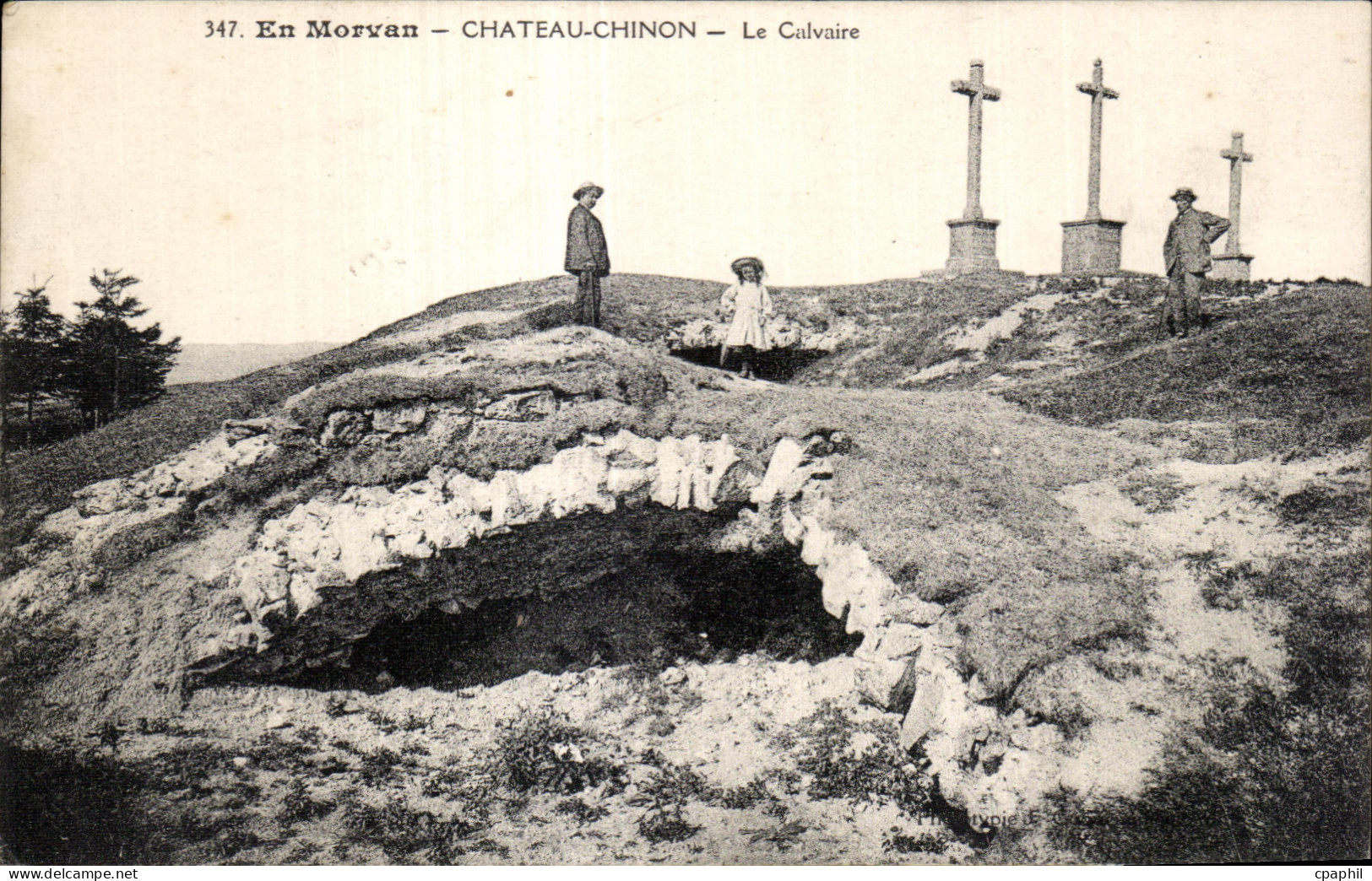 CPA En Morvan Chateau chinon Le Calvaire