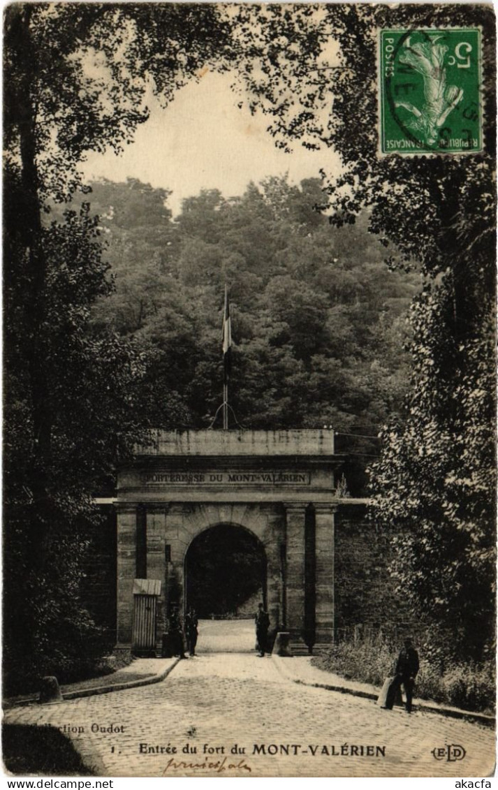 CPA Entree du Fort du Mont-Valerien (1322429)