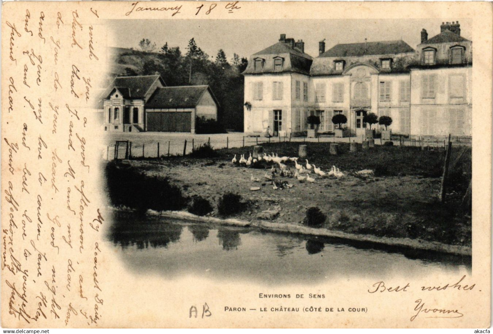 CPA Env. de SENS - Paron - Le Chateau (coté de la Cour) (658655)