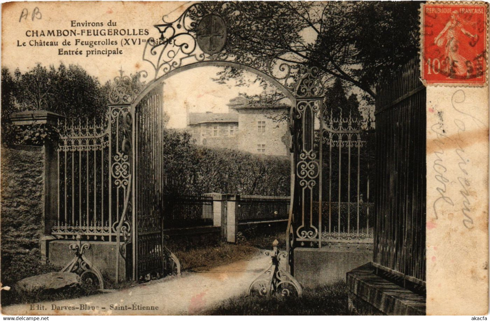 CPA Env. du CHAMBON-FEUGEROLLES - Le Chateau de FEUGEROLLES (XVI s (359900)