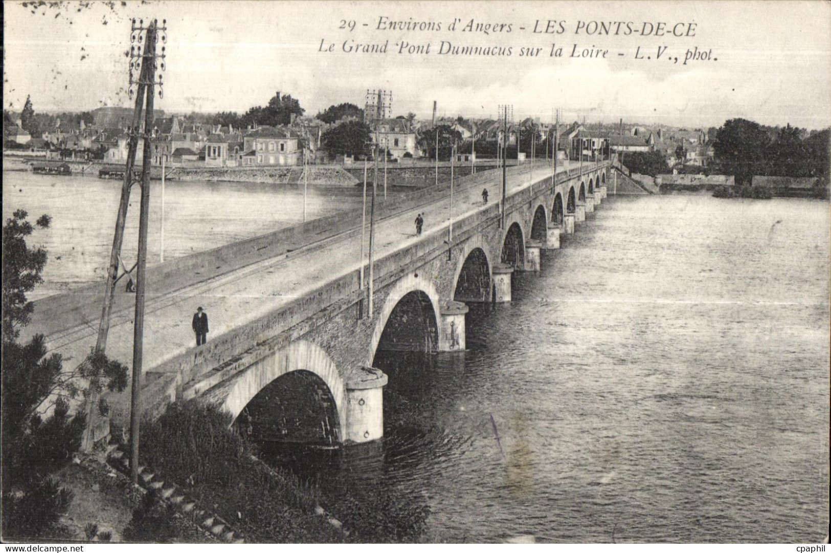 CPA Environs d Angers Les Ponts De Ce Le Grand Pont Duninacus sur la Loire