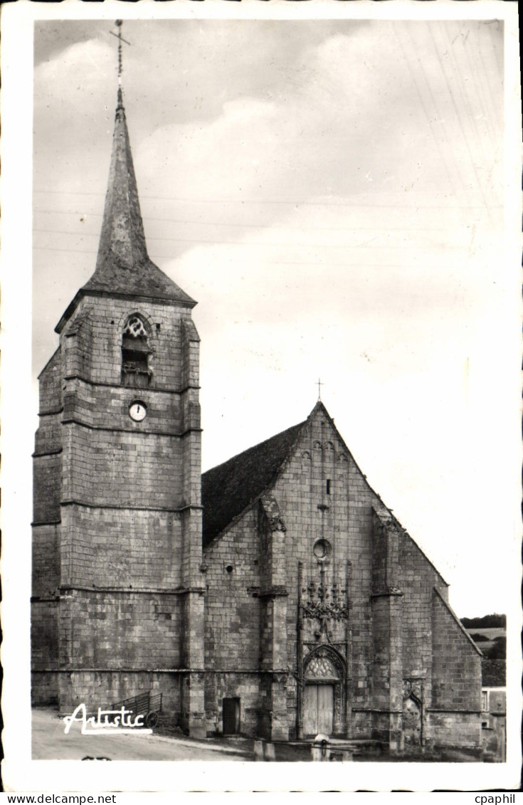 CPA Environs de Saint Sauveur en Puisaye Yonne Eglise de Treigny