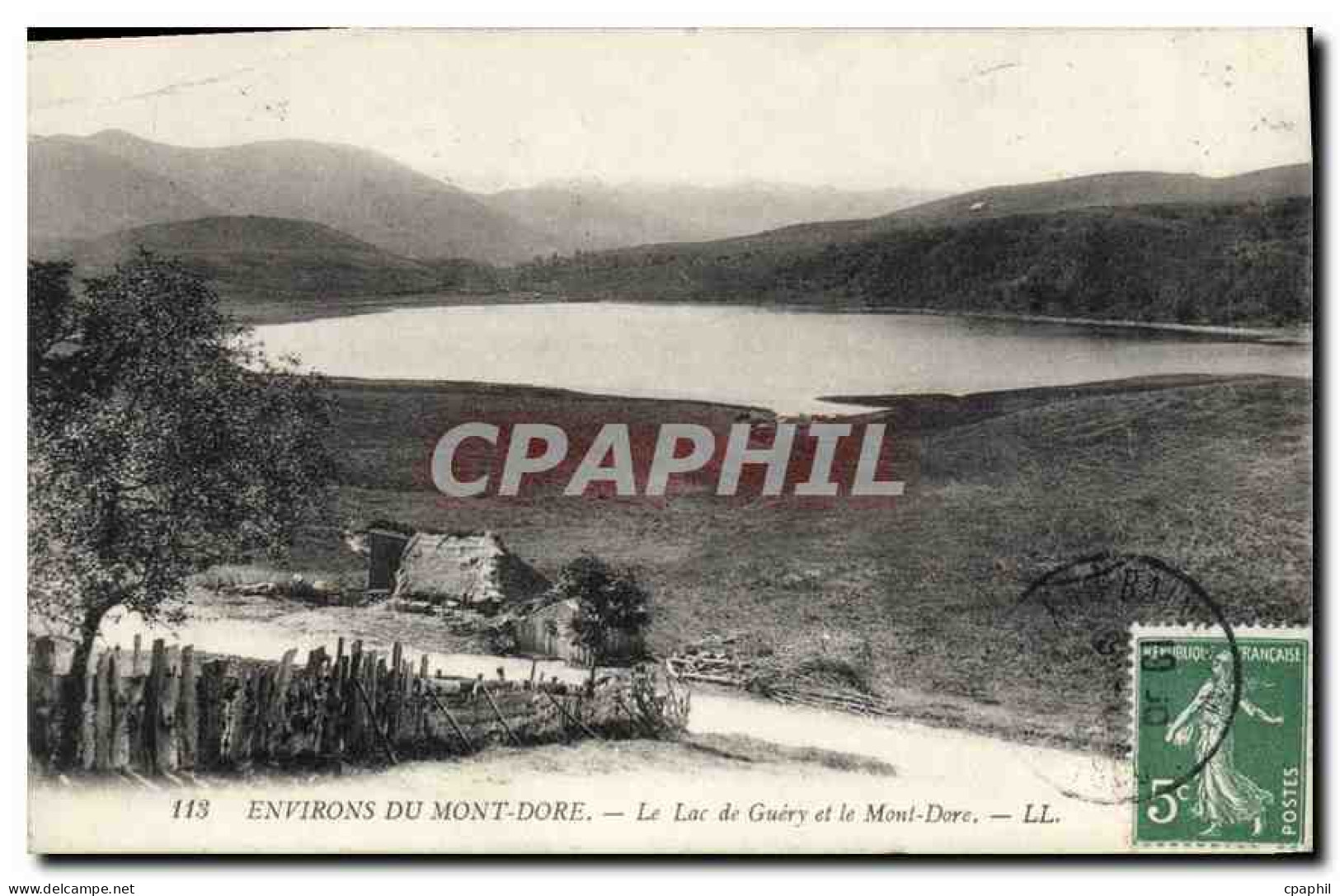 CPA Environs du Mont Dore Le Lac de Guery et le Mont Dore